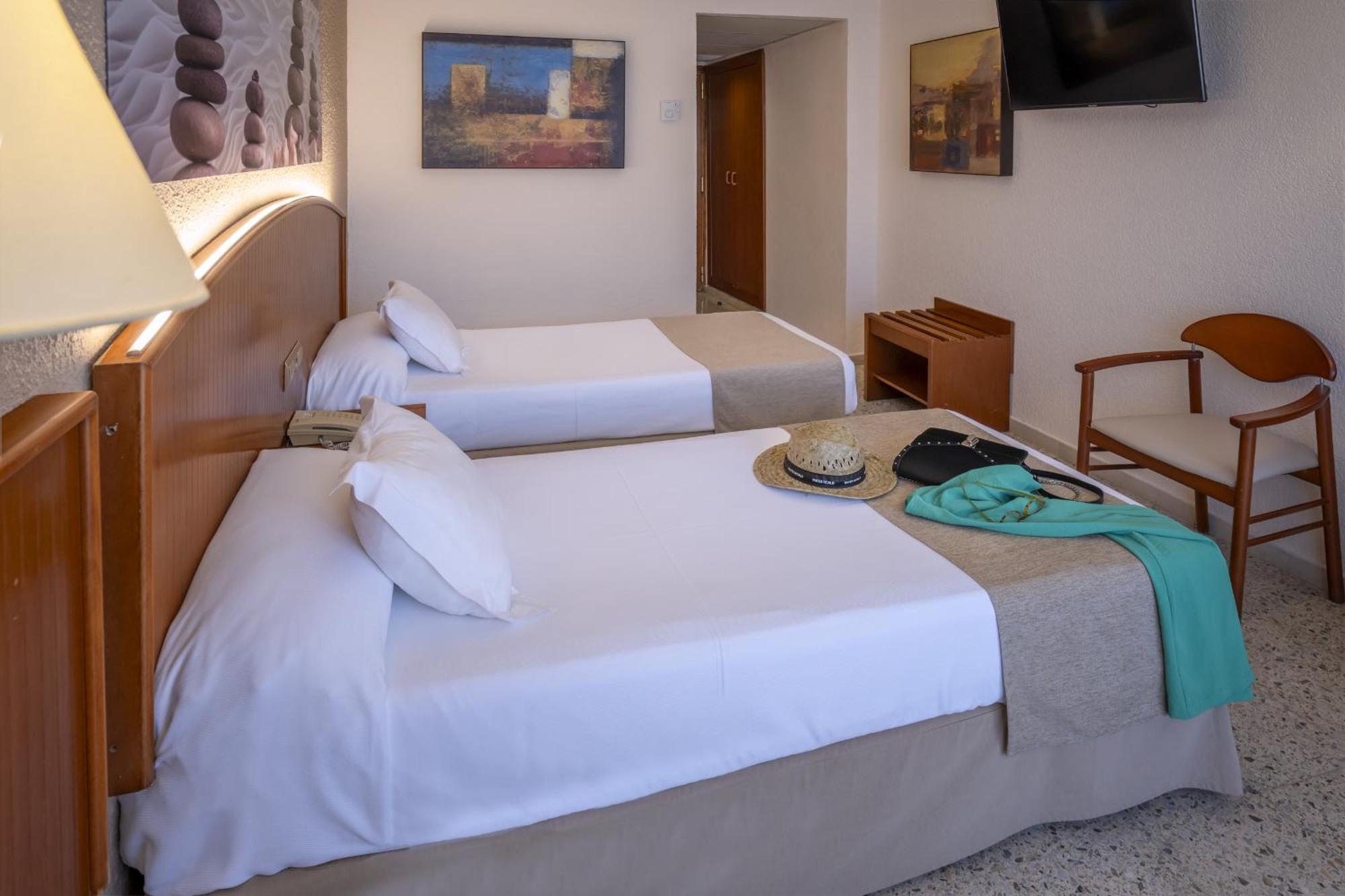 Twin Room with Balcony and Pool View,1548635176:JPEG